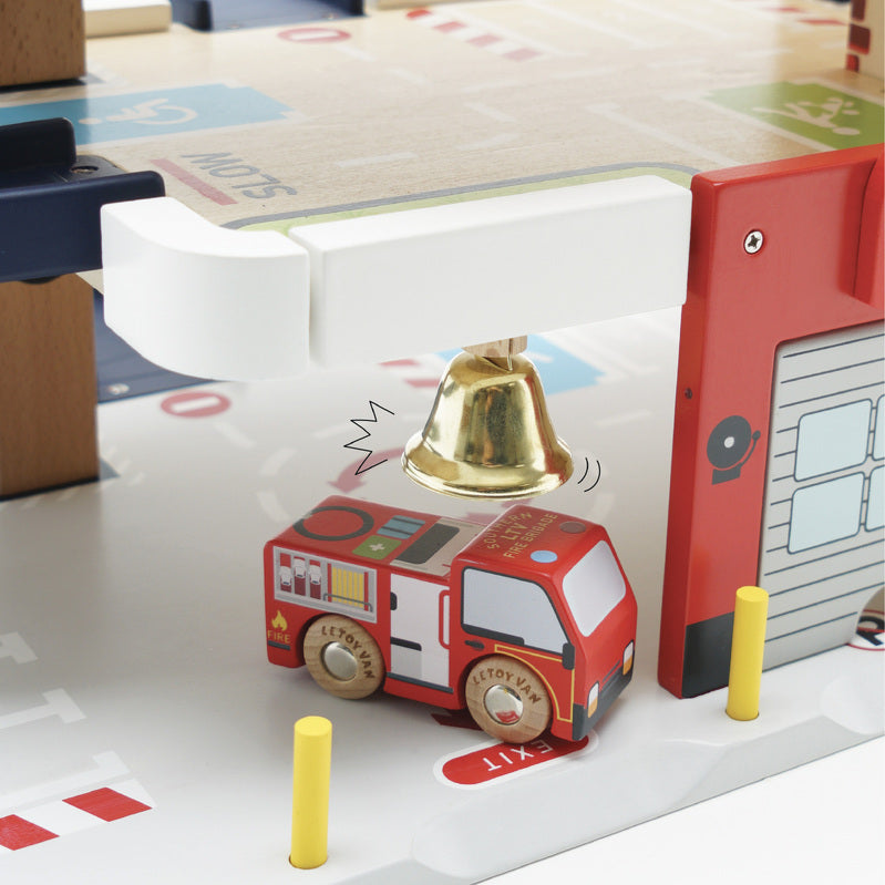 Le Toy Van - George's Fire & Rescue Garage