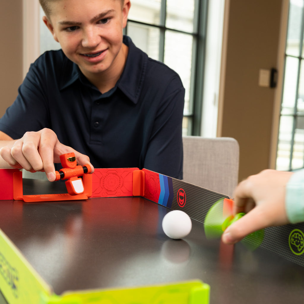 Fat Brain Toys – Foosbots Stadium Battle