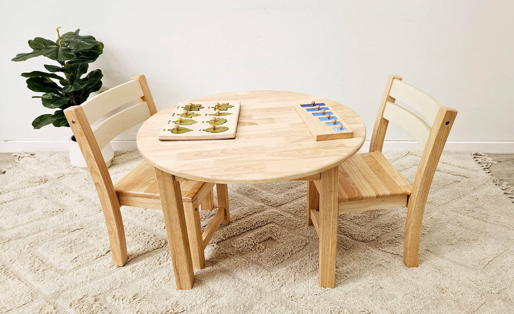 QToys - Medium Round Table with 2 Stacking Chairs