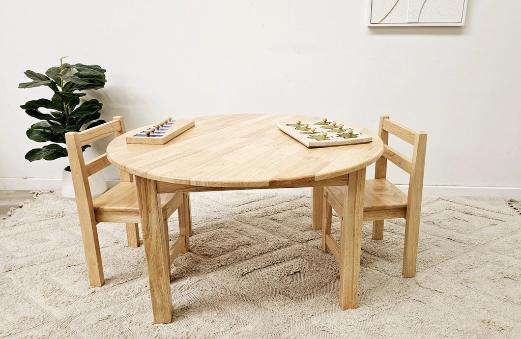 QToys - Large Round Table with 2 Standard Chairs